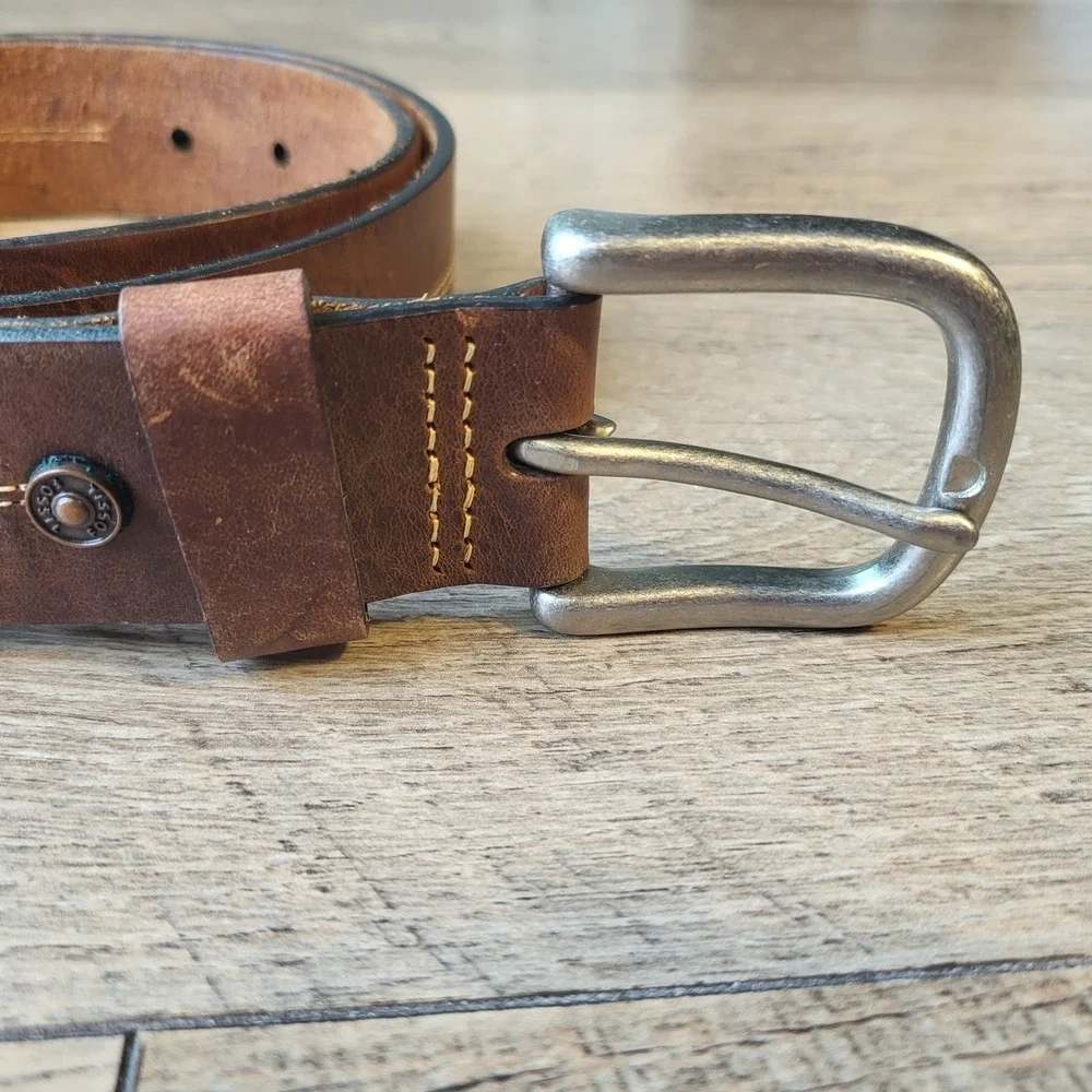 Fossil Mens Brown Genuine Leather Belt Size 34 Contrast Stitch Silver Buckle